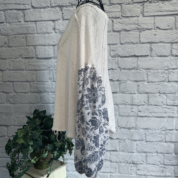 Blue Rain oversized mixed media pull over long sleeve flowy top - Picture 3 of 6